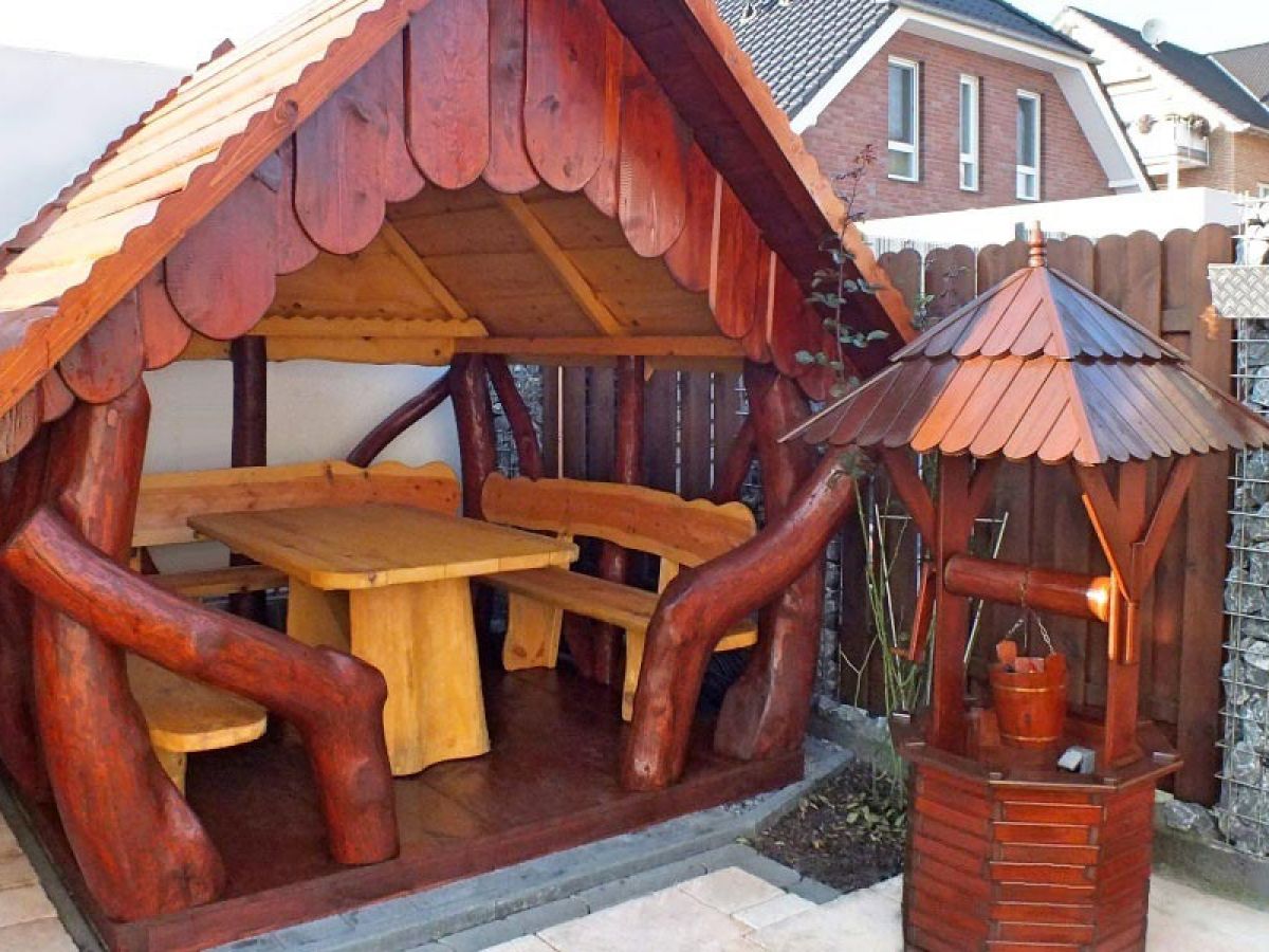 Rustic Timber Log Gazebo (2.5m by 2.5m) Rustic Timber Log Gazebo (2.5m by 2.5m)