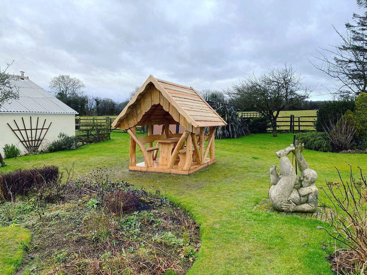Rustic Timber Log Gazebo (2m by 2m) Rustic Timber Log Gazebo (2m by 2m)